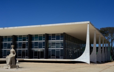 Retomada pelo STF de julgamento sobre garantia de emprego preocupa indústria