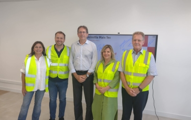 Autoridades de Joinville visitam obras da Escola S no Moinho