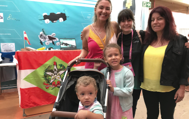 Conheça famílias que acompanham os filhos nos festivais de robótica