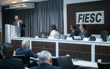 Jorge Seif e Fernando Comin participam de reunião de diretoria da FIESC