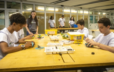 Escola SESI volta às aulas e apresenta nova marca às famílias e estudantes