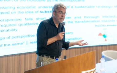 Mundo precisa migrar para a bioeconomia, defende economista alemão em evento na FIESC