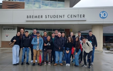 Acadêmicos do UniSENAI realizam intercâmbio no Olympic College (EUA)