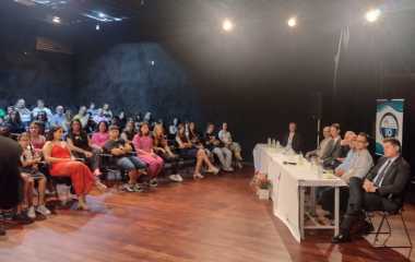 Jovens, empresas e voluntários do Novos Caminhos são reconhecidos em Joinville e Jaraguá do Sul 