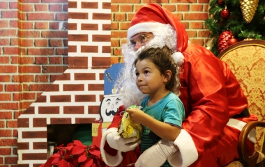 FIESC distribui brinquedos a crianças atingidas pelas chuvas em Rio do Sul e Taió