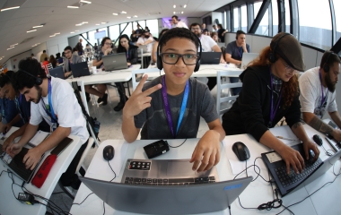 Floripa Mais Tec conecta alunos e empresas dispostas a contratar