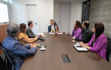 FIESC assina termo de cooperação com universidade do Equador