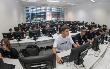 Adoção da IA pelas empresas provoca corrida por qualificação