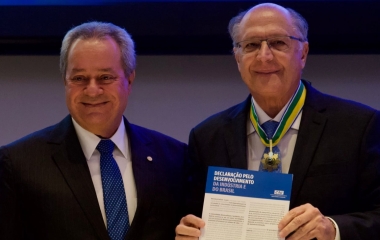 CNI, federações e 74 associações industriais assinam  declaração pela reindustrialização