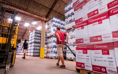 FIESC encaminha 2,2 milhões de copos plásticos para ajudar vítimas das chuvas no RS
