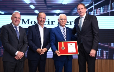 FIESC e Grupo ND reconhecem os 60 anos de carreira de Moacir Pereira