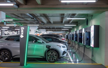 WEG irá fornecer estações de recarga de carros elétricos em shoppings pelo Brasil
