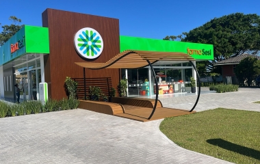 Rede de farmácias do SESI/SC abre 2 lojas em Florianópolis e atinge 79 filiais em SC