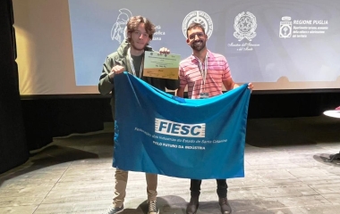 Estudante da Escola SESI/SC conquista menção honrosa na Olimpíada de Filosofia