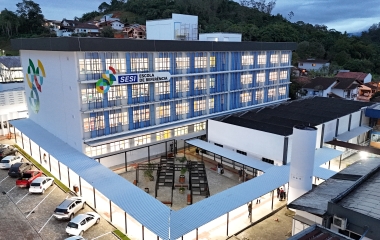 FIESC inaugura Escola SESI de Referência em Brusque, a segunda nesta semana