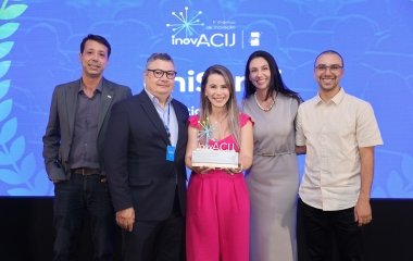 Laboratório de pesquisa aplicada do UniSENAI vence prêmio de inovação