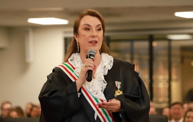 Desembargadora Teresa Regina Cotosky assume presidência do TRT-SC