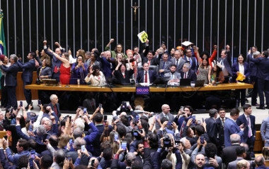 Redução da jornada custará caro ao Brasil, alerta FIESC