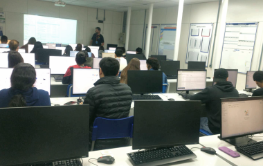 Novos Caminhos apresenta ferramentas de tecnologia para adolescentes no Alto Vale