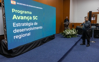 Programa Avança SC recebe capacitação técnica da Academia FIESC de Negócios