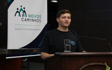 Novos Caminhos certifica 122 crianças e adolescentes da Grande Florianópolis
