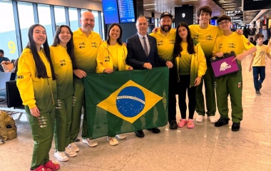 Time da Escola SESI embarca para Singapura para representar Brasil em mundial de robótica