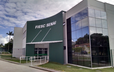 UniSENAI SC recebe comitiva alemã para troca de experiências sobre modelo dual