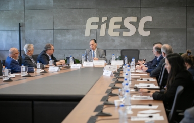 Orçamento para rodovias federais de SC e fim da escala 6X1 preocupam setor produtivo