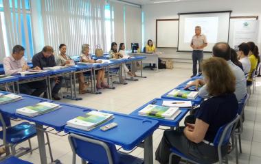 Encontro em Rio do Sul reuniu membros da Câmara Regional de Educação nesta segunda (29). Foto: Débora Cláudio