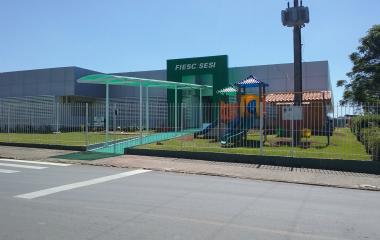 Unidade do SESI em Lages, localizada no bairro Gethal (Foto: Jaqueline Gomes)
