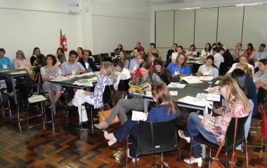 Evento em Caçador reuniu profissionais de RH que debateram educação e competitividade