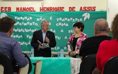 Presidente da FIESC, Glauco José Côrte, e a diretora escolar, Maria do Carmo Krieger (Foto: Filipe Scotti)