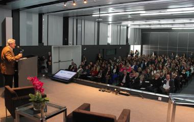 Gestão escolar afeta diretamente a qualidade do ensino, afirmou Glauco José Côrte para o público que lotou o auditório da ACIC (foto: Filipe Scotti)