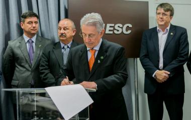 Assinatura foi realizada na reunião de diretoria da FIESC. Foto: Fernando Willadino