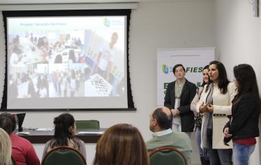 Edivani apresenta o projeto desenvolvido na Escola Básica Municipal Marechal Rondon, em Otacílio Costa (Foto: Catarinas Comunicação)