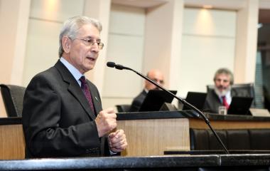 Em encontro com deputados estaduais, Côrte destacou ações do Dia da Família na Escola. Foto: Heraldo Carnieri
