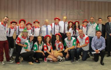 Presidente da FIESC, Glauco José Côrte, desejou sorte aos competidores do torneio (Foto: Filipe Scotti)