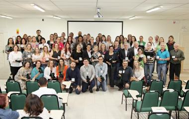 Gestores escolares receberam placas alusivas ao Movimento que serão expostas em suas escolas (Foto Nilto)