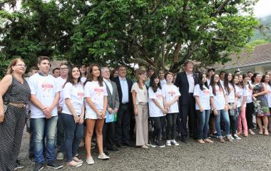 Os estudantes das primeiras turmas no ensino médio integral no Ribeirão da Ilha, em Florianópolis. Foto: Filipe Scotti