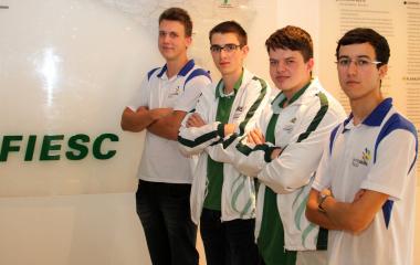 Alef Sholze (E), Rafael Oening, Eduardo Kruczkievicz e Rodrigo Campos (Foto: Filipe Scotti)