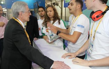 Côrte visitou os estandes das equipes catarinenses. Foto: Ivonei Fazzioni