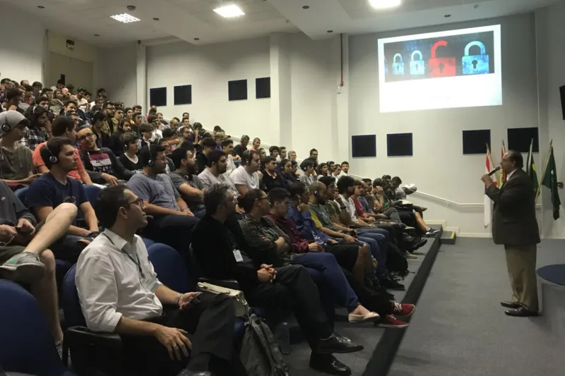 Wadewitz proferiu palestra a estudantes do SENAI Florianópolis. Foto: Filipe Scotti