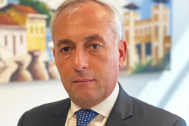 Trazendo mais dinheiro de fora