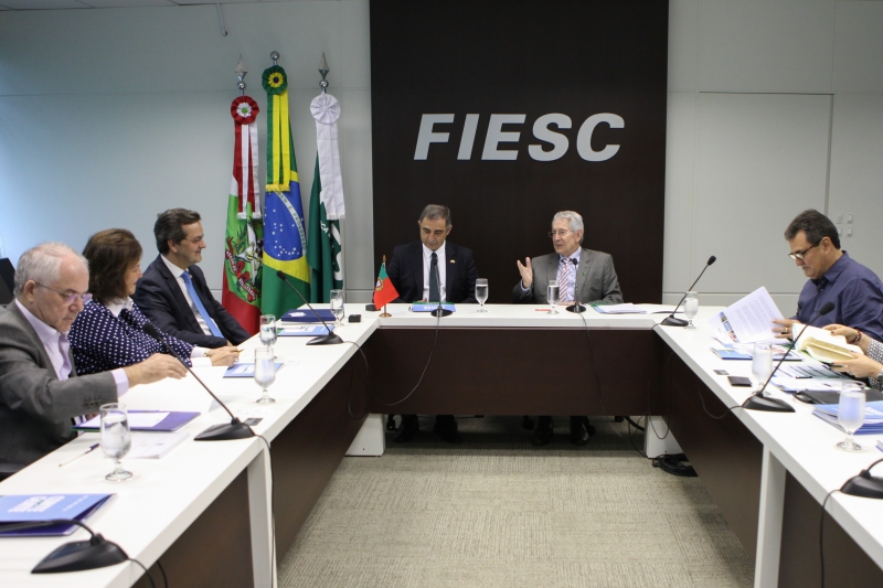 Representantes da cidade de Ponta Delgada e de entidades de Santa Catarina. Foto: Filipe Scotti