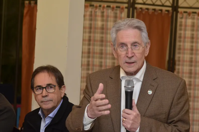 Presidente da FIESC, Glauco José Côrte, durante discurso em São Miguel do Oeste (foto: Ivan Ansolin)