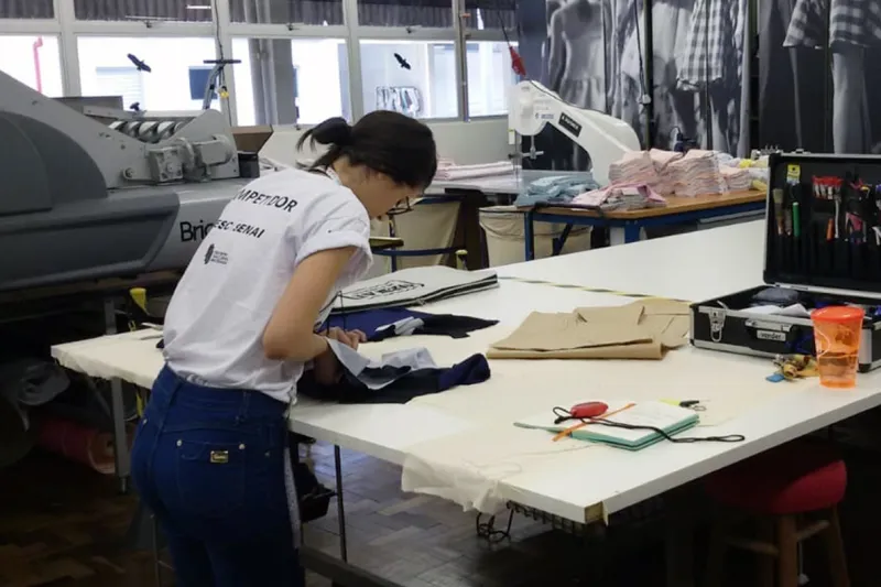  Sabrina de Oliveira terá 14 horas para criar e produzir uma peça de elevado padrão