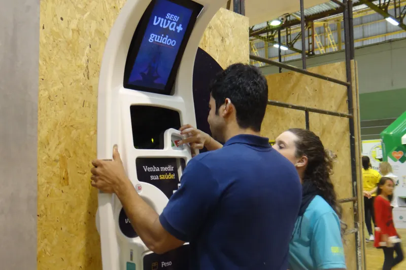 Em Brusque trabalhadores testaram o Guidoo (Foto: Rúbia Guedes)