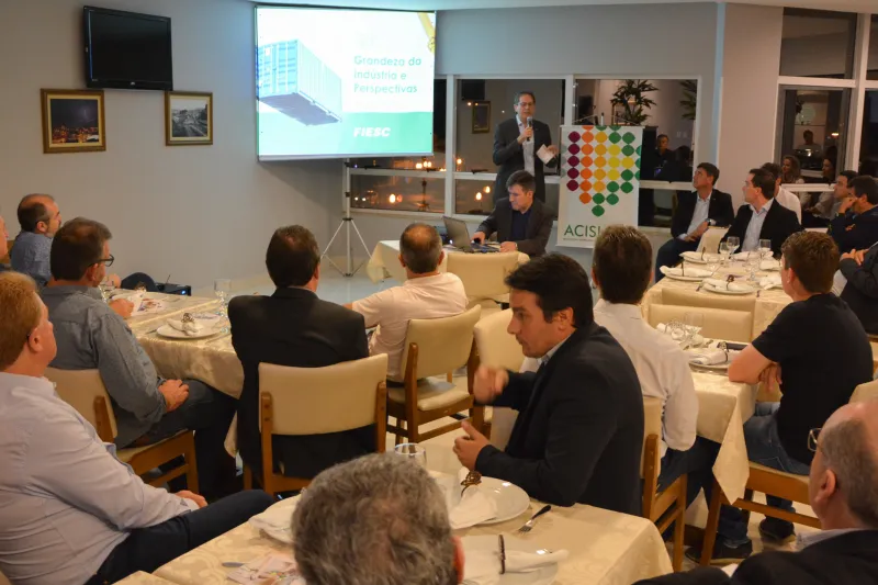 Diretoria da FIESC reuniu-se com lideranças na Associação Empresarial de São Lourenço (Acislo) (foto: MB Comunicação)