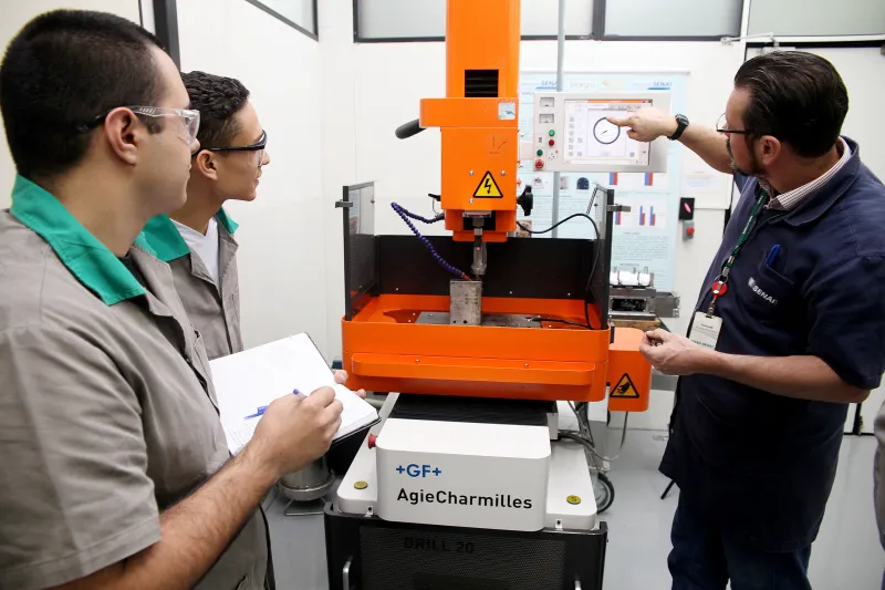 Unidade de Joinville do SENAI oferece formações com foco nos principais setores industriais da região (foto: Marcelo Kopcki)