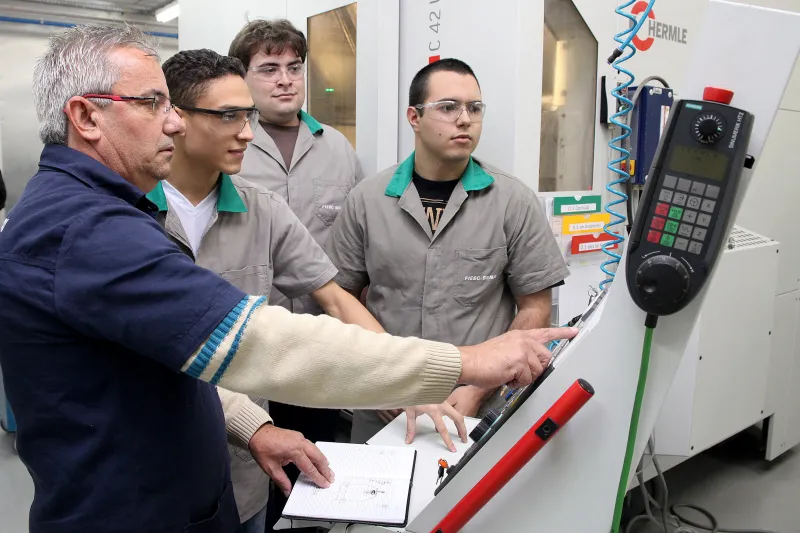 Quase 80% dos egressos de formações técnicas conseguem emprego até um ano depois de formados (Foto: André Kopsch)